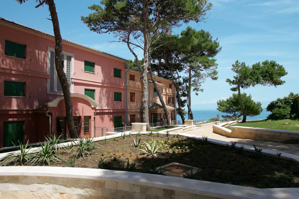 Apartments Punta Veli Losinj Exterior photo