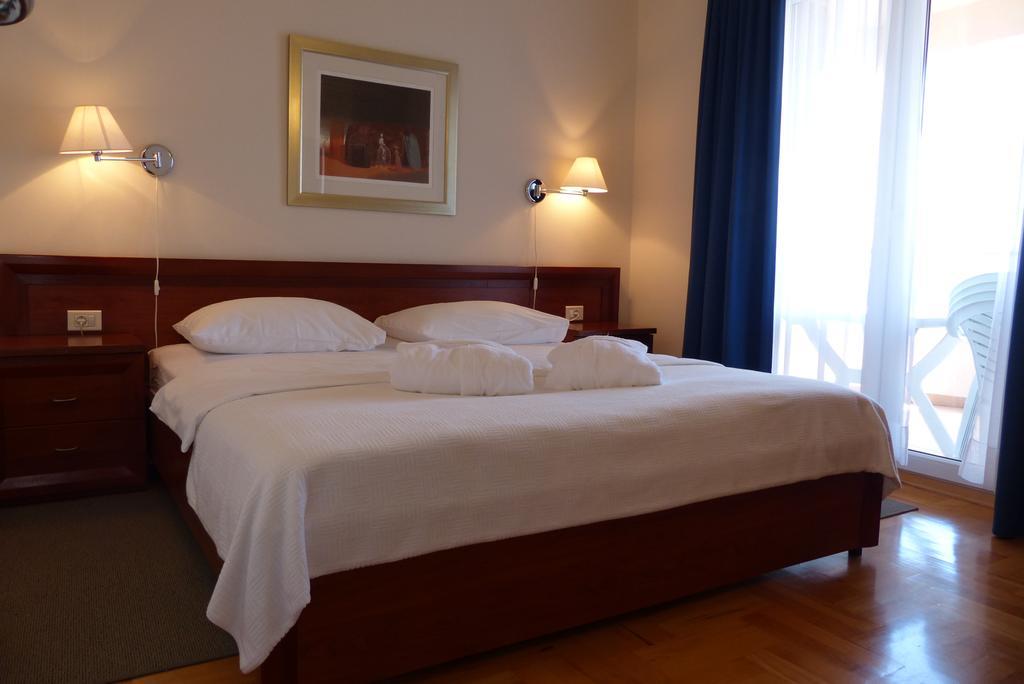 Apartments Punta Veli Losinj Room photo